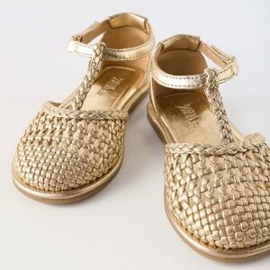 NWT Zara size 7 infant gold cage woven braided shoes